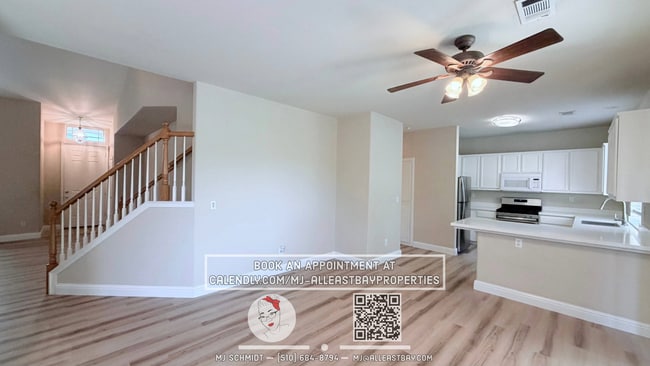 Building Photo - Beautiful 3 bedroom home nestled in cozy Brentwood neighborhood!