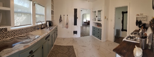 Photo - 362-364 W St Charles St Unidad 362