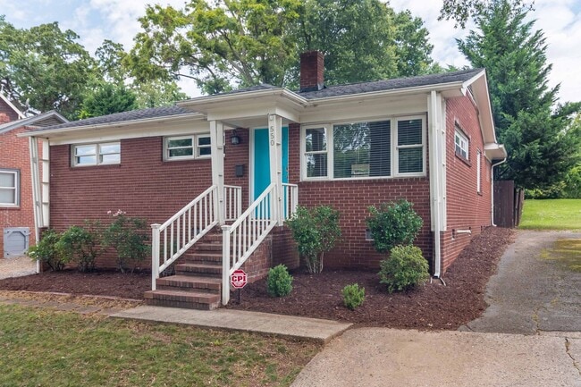 Building Photo - 550 W Kingston Ave Rental