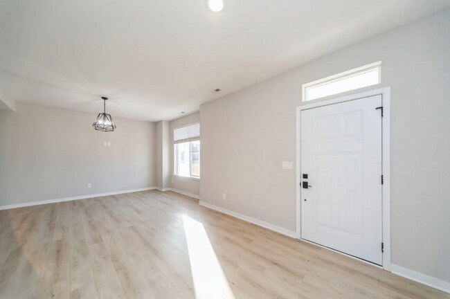 Photo - 1012 Maple St