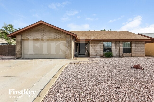 Building Photo - 5203 W Sandra Terrace