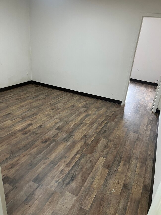 Photo - 2611 Brownsville Rd Unit Apt 1