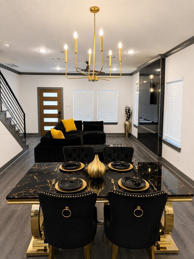 Photo - 8018 Attwater St Unidad B