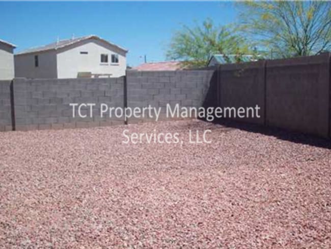 Photo - 3 bed/2 bath near Cardinal Stadium!