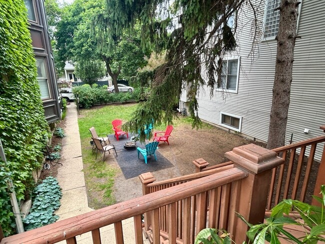 Photo - 2221 W School St