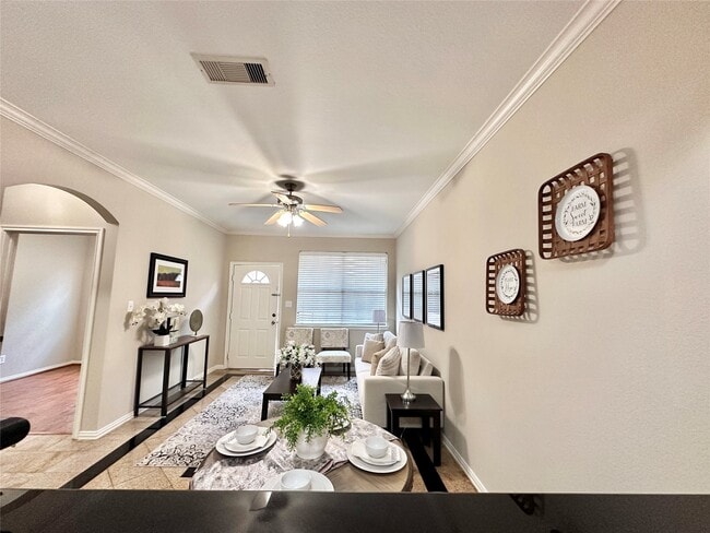 Photo - 9400 Bellaire Blvd