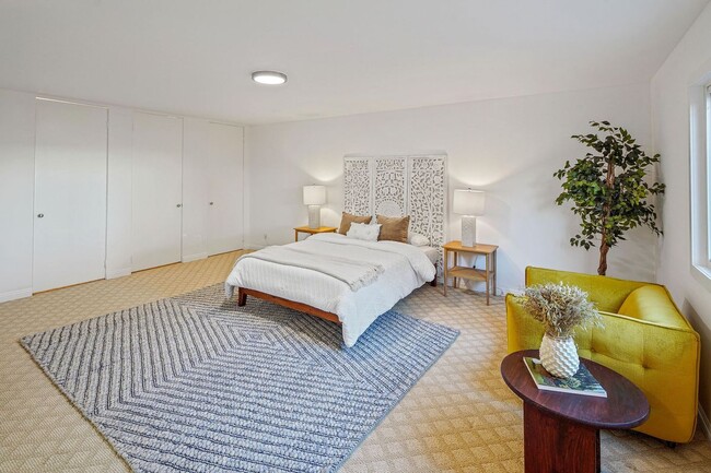 Photo - 1102 Maple St