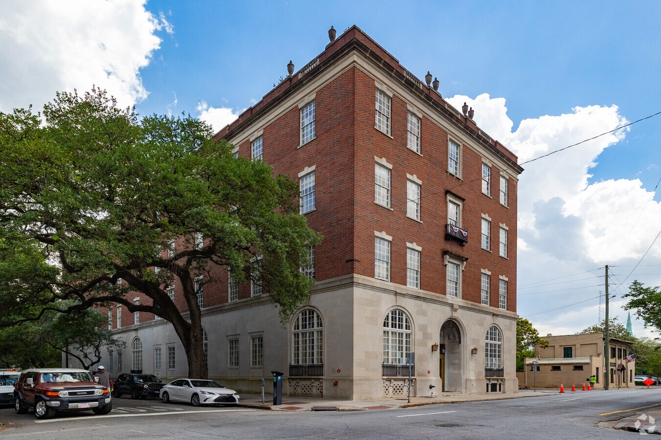 The Lafayette - The Lafayette Apartments
