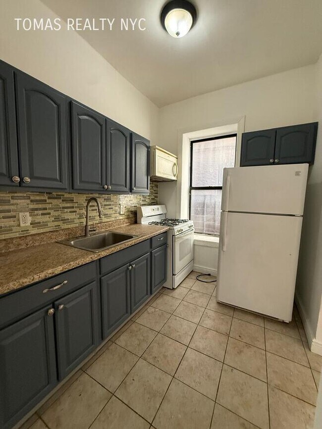 Photo - 1390 Boston Rd