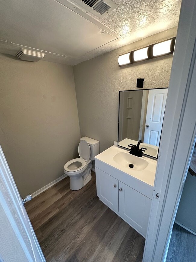 Photo - Charming Condo in the City! Unidad 303