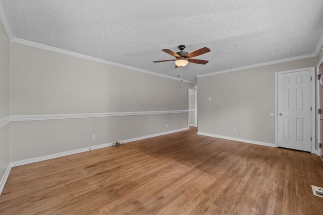 Photo - Welcome to Regalwoods!