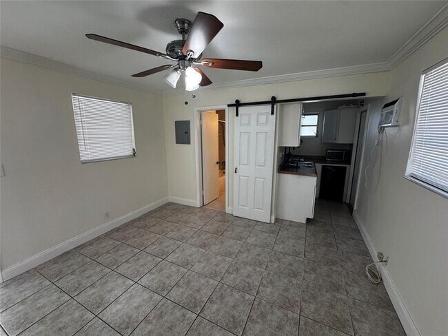 Photo - 5050 NE 15th Ave Unit 5052B