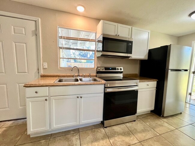 2602 E Yukon St Unidad Cozy 1 BD - 10min Downtwn