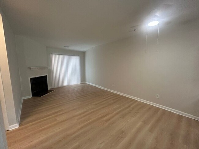 1909 Peach Creek Ct Unit D