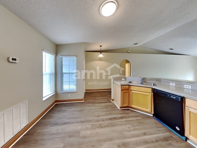 Photo - 25012 Hyde Park Blvd