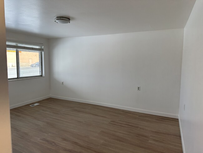 65 W 200 N Unit 3