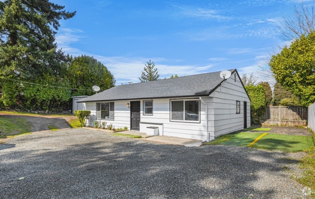 Building Photo - Newly Remodeled and Spacious 3 bedroom 1 b... Rental