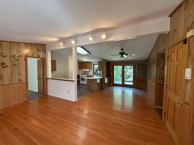 Photo - 3240 Woodland Dr