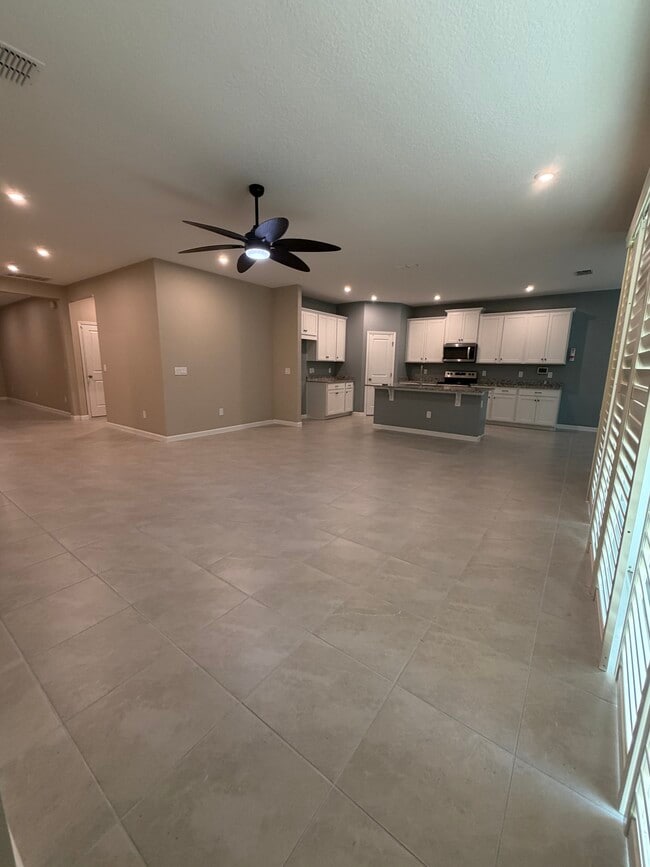 Photo - 882 Asterfield Ln