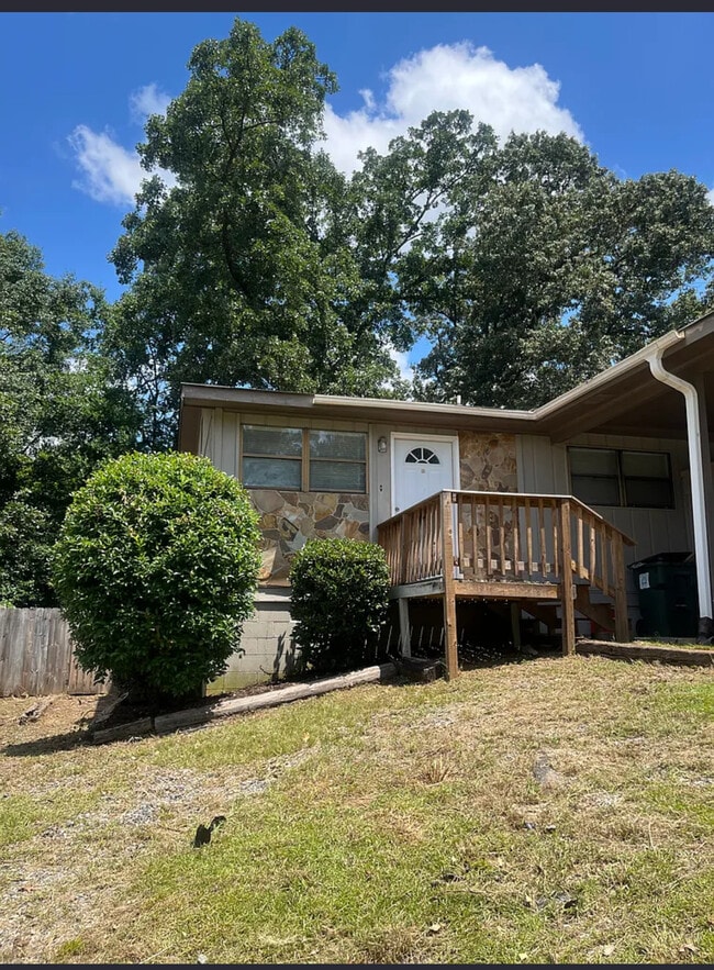 Building Photo - 405 Westcliff Cir Unit A