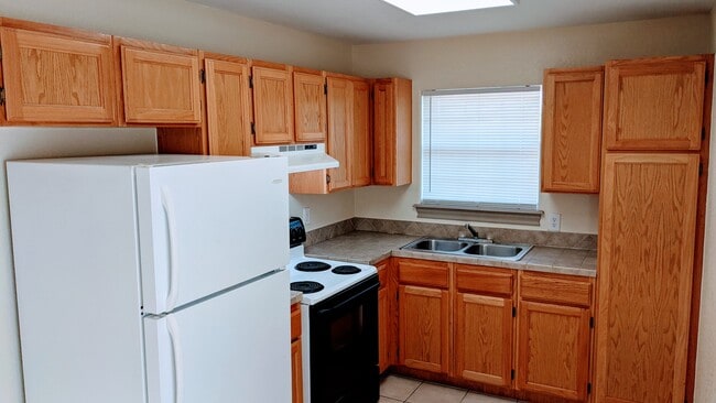 Photo - 1708 Chacon St Unidad 4