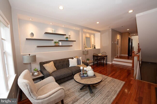 Photo - 2025 Parrish St