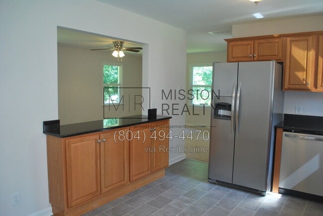 Photo - 8030 Willow Ave