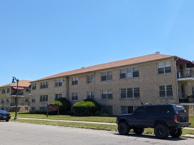 Photo - 941 Merton Rd Unit #2
