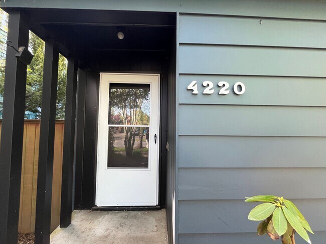 Photo - Wonderful 2 Bd 1 Ba home in Woodstock! Covered driveway, Large yard and Shop/Shed !!!