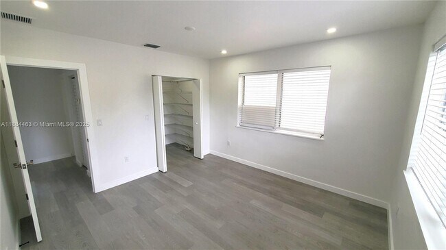 Photo - 215 Zamora Ave Unit 10