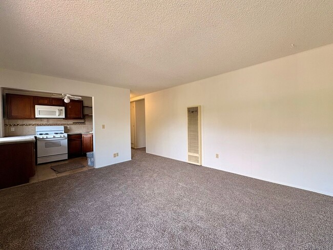 Photo - APARTMENT: APPLE TREE SQUARE APARTMENTS-UPTOWN SEDONA