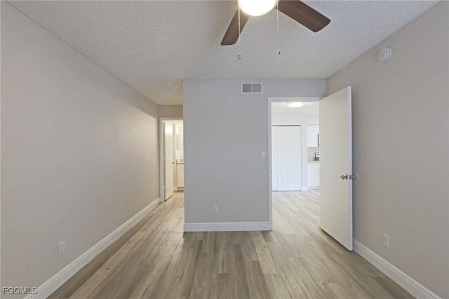 Building Photo - 5329 Summerlin Rd Unit 2915