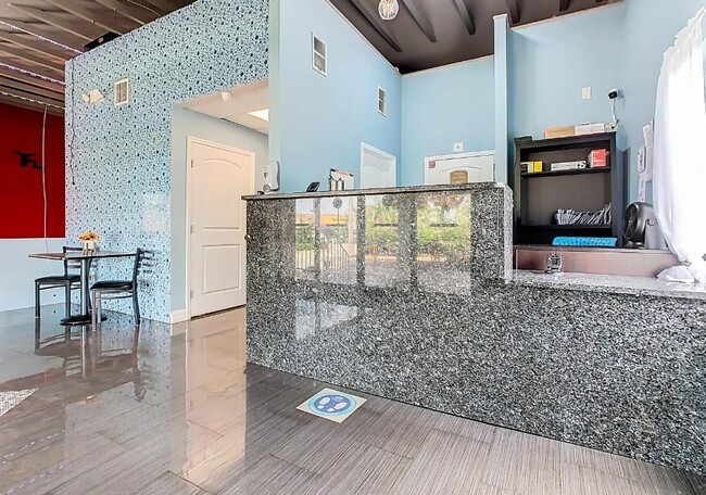 44199 US-27 Unidad King Room