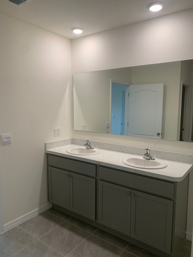 Photo - Beautiful DH Horton Home For Rent In Coast Woods