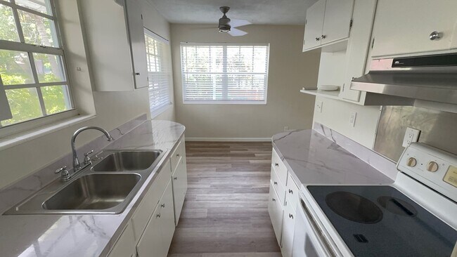 Photo - 217 SW 11th Ct Unit #2