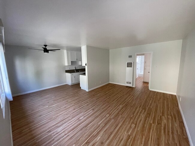 Entry to living room - 829 11th St