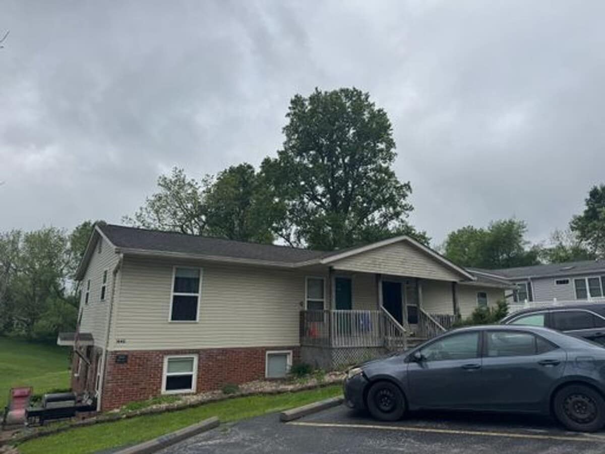Photo - 1636 E Moffett Ln Unit 1636