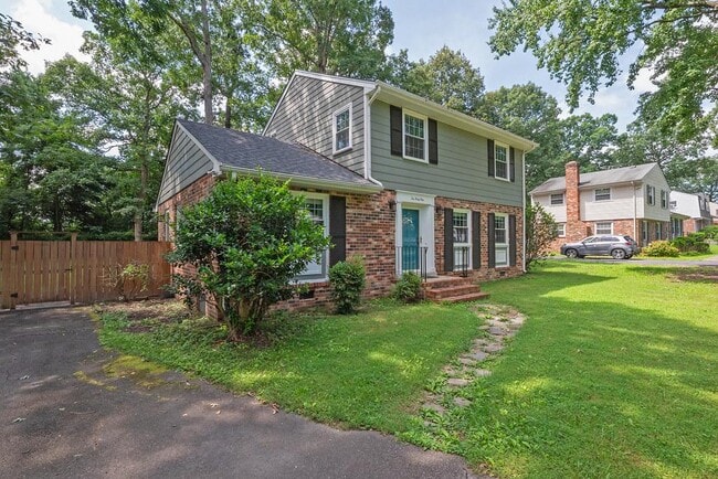 Photo - 1041 Warminster Dr