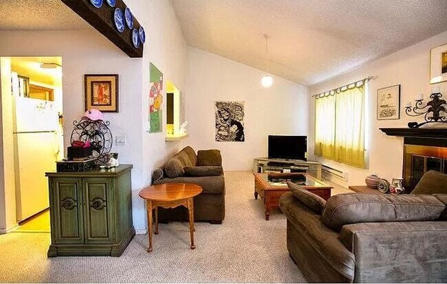 Photo - 4 Bed 2.5 Bath Boulder Townhome - Available August 10th
