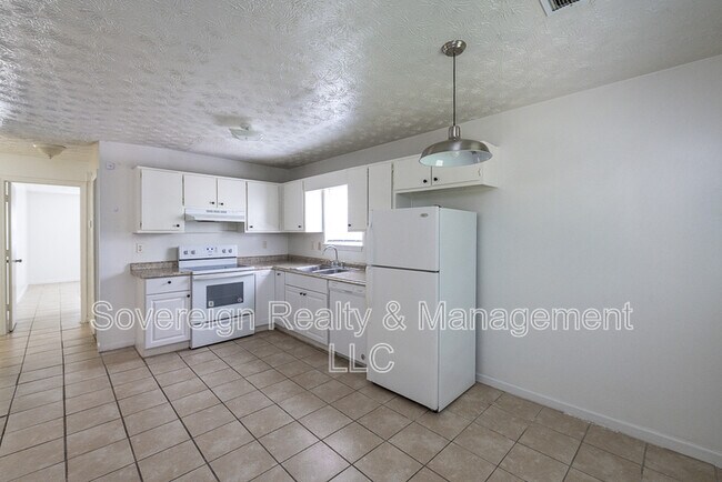 Photo - 8367 Warren Dr