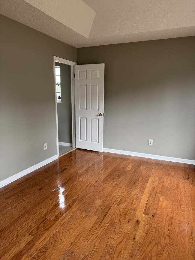 Photo - 244 Edinfield Ct