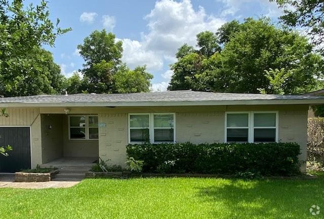 Building Photo - 2125 Forest Oaks Dr Rental