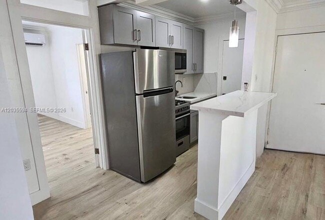 Building Photo - 6330 SW 79th St Unit 19