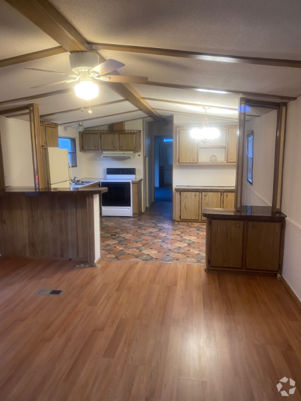 Building Photo - 19 3rd St Rental
