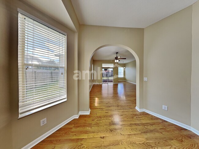 Photo - 2462 St Johns Ln