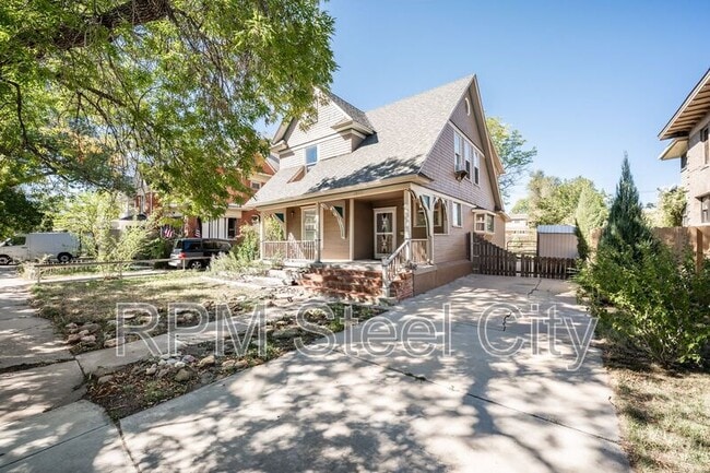 Photo - 2125 N Grand Ave