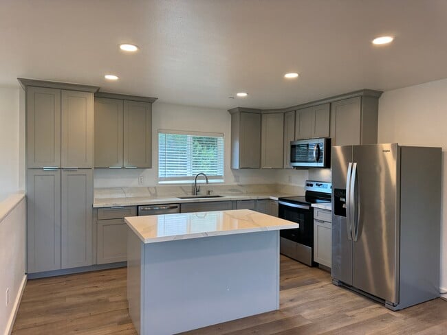 Photo - 41-675A Mokulama St Unit 2 - Upstairs