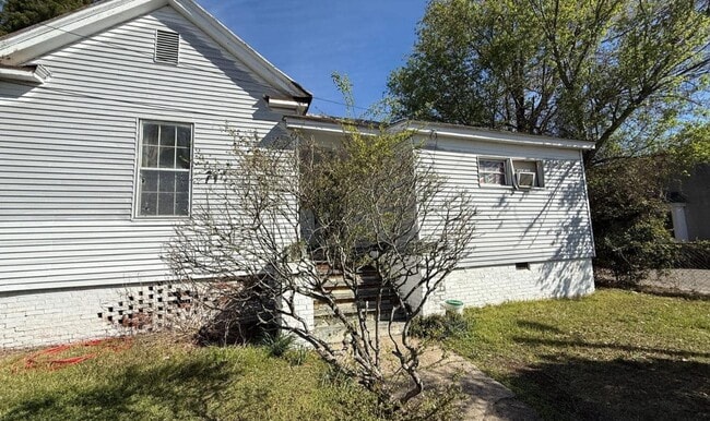 Photo - 1903 Heckle St