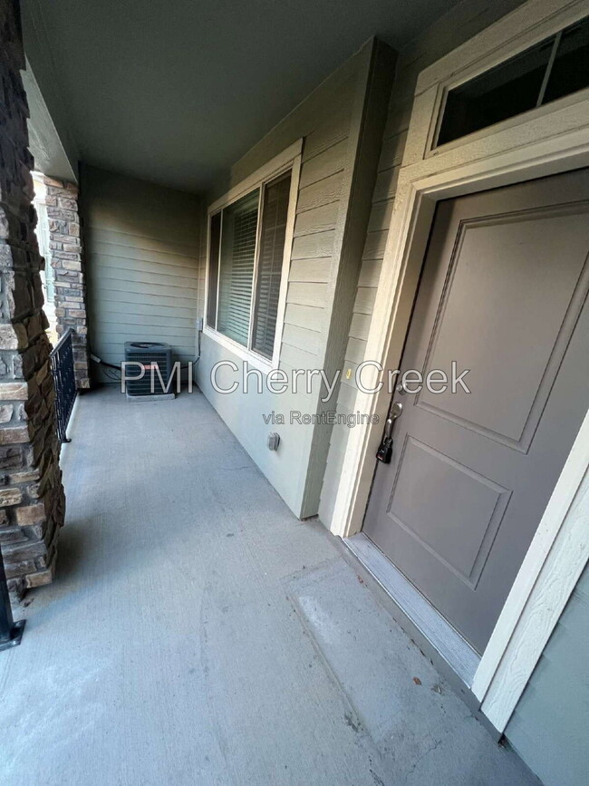 Building Photo - 8159 S Akron Ct