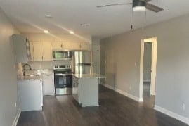 LIVING ROOM/KITCHEN - Cottonwood